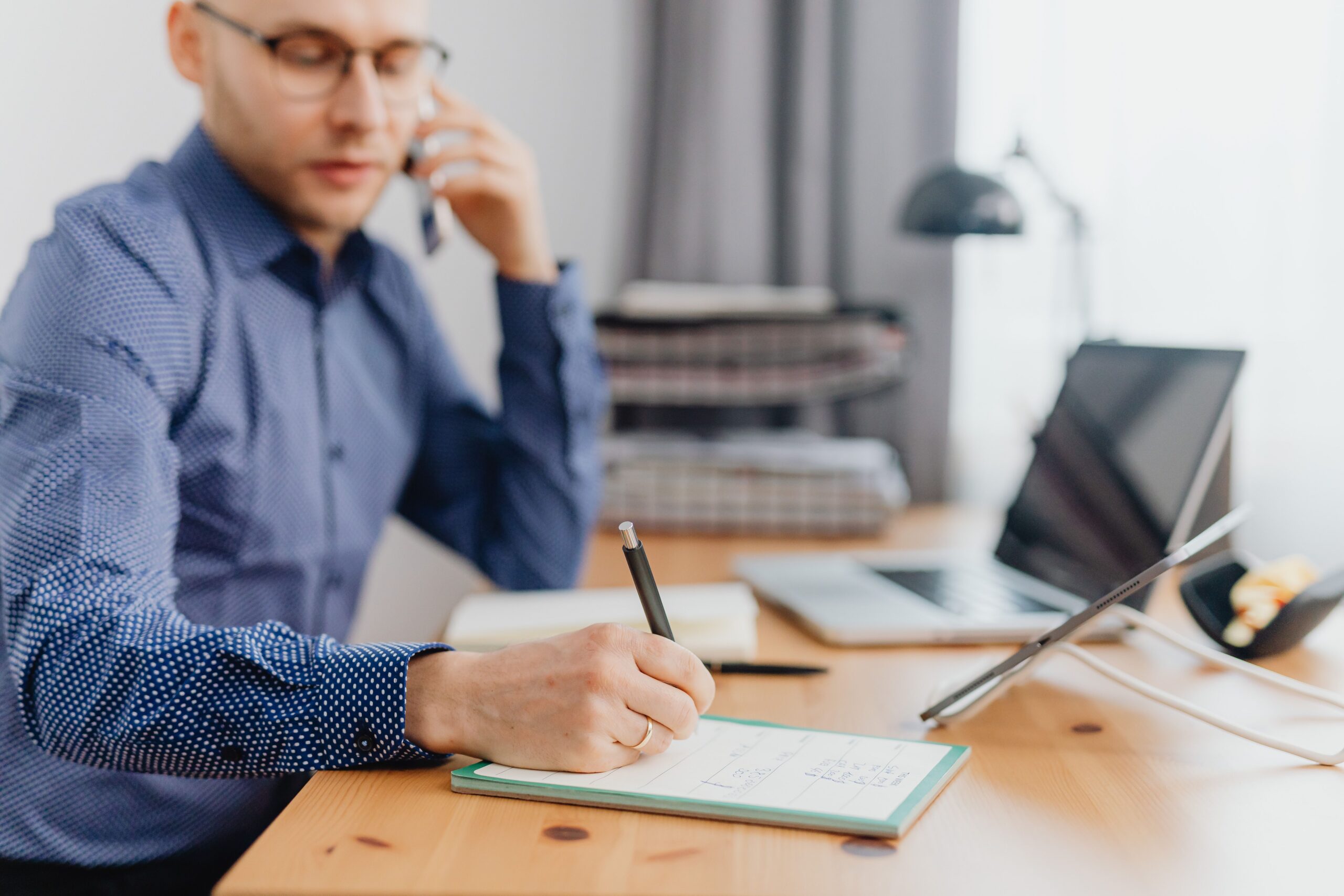 Manual email response process before AI-powered email response automation